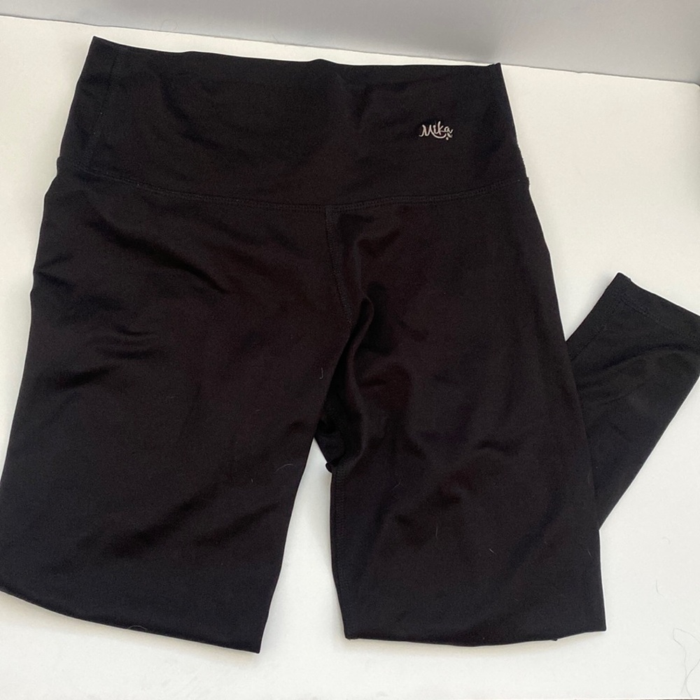 MIKA yoga leggings. Size M/L